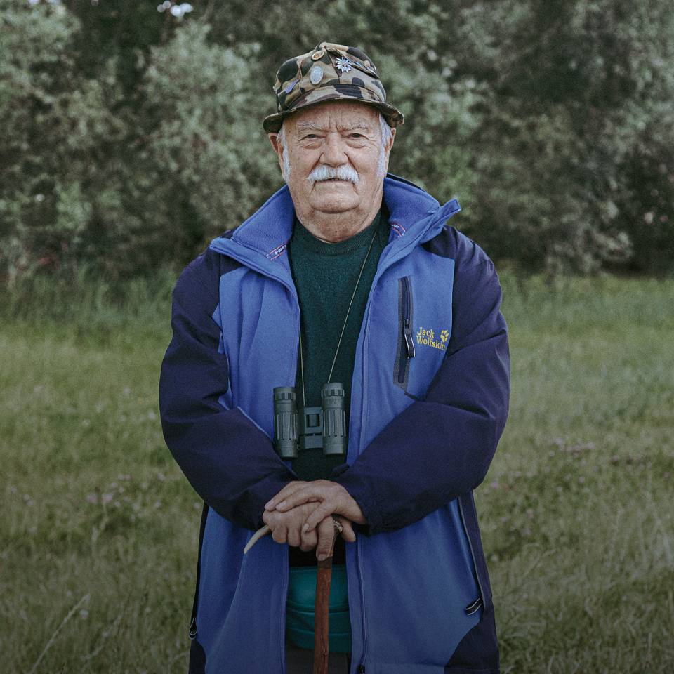 Manfred wears a blue Jack Wolfskin jacket